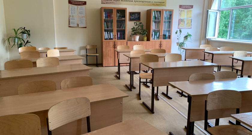 В Лискинском районе в школе открыли парту в память о выпускниках