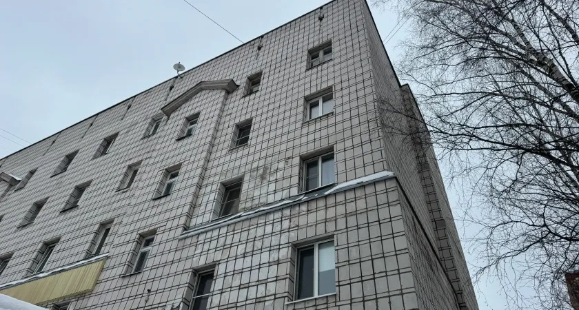 В Воронежской области пьяный отец спустил сына из окна на тросе