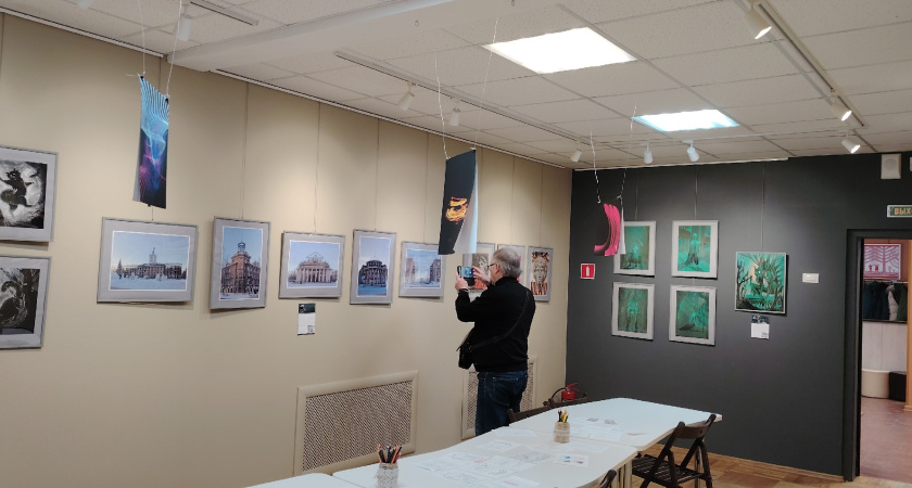 В Лисках открылась уникальная выставка "Городские пейзажи"