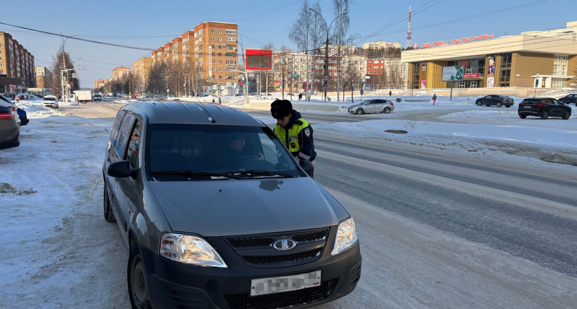 Верховный суд постановил: какой поворотник нужно включать при въезде на кольцо - правый или левый?