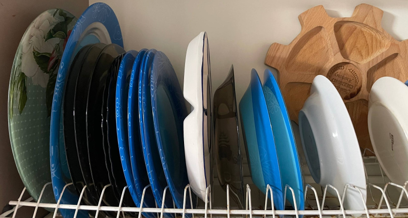 Есть в каждой квартире: почему посуда из бабушкиных шкафов снова в моде