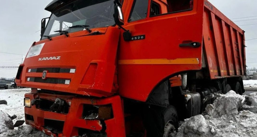 В Лисках два водителя получили травмы