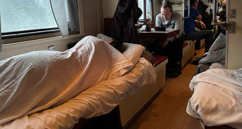 Новый стандарт комфорта: РЖД презентовали макет вагона будущего с увеличенным числом мест и душем