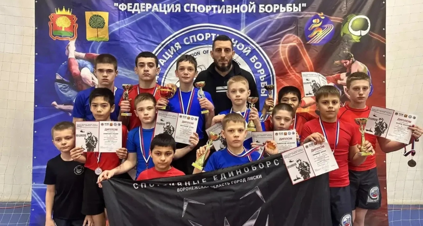 Лискинские спортсмены завоевали 12 медалей на турнире по панкратиону