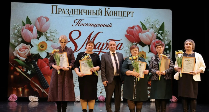 В Лисках чествовали матерей и жен защитников Отечества накануне 8 Марта