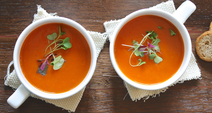 Этот вкусный суп из СССР был популярен в ресторанах во время перестройки: готовится легко и быстро