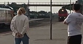 Что делать, если сосед просит отдать нижнюю полку в поезде - ответ проводника