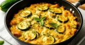 Просто натрите кабачки и добавьте яйца. Так невероятно вкусно, что готовлю каждый день летом