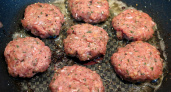 Из фарша теперь делаю такую вкусноту и про обычный способ даже не вспоминаю. Никогда раньше у меня не выходили настолько идеальные котлетки