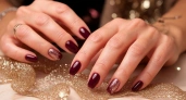 Блеск, шик и волшебство: 5 идей для твоего новогоднего маникюра 2025