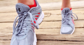 Вместо зимних ботинок: стоит ли носить кроссовки в холодный сезон и как их выбрать
