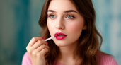 Красить губы помадой больше не модно: что заменило классический стик в 2026 году