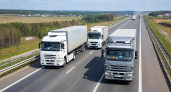 3 причины, по которым дальнобойщики едут реально плотной колонной и блокируют обгон на трассе