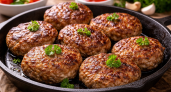 Котлеты не из мяса: проверяющие нашли в полуфабрикатах кишечную палочку