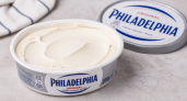 Наливаю молоко в банку и оставляю на ночь, утром открываю и сыр Филадельфия готов