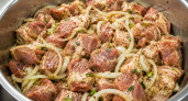 Мясо как подошва: ошибки в маринаде, которые портят даже самый дорогой кусок для шашлыка