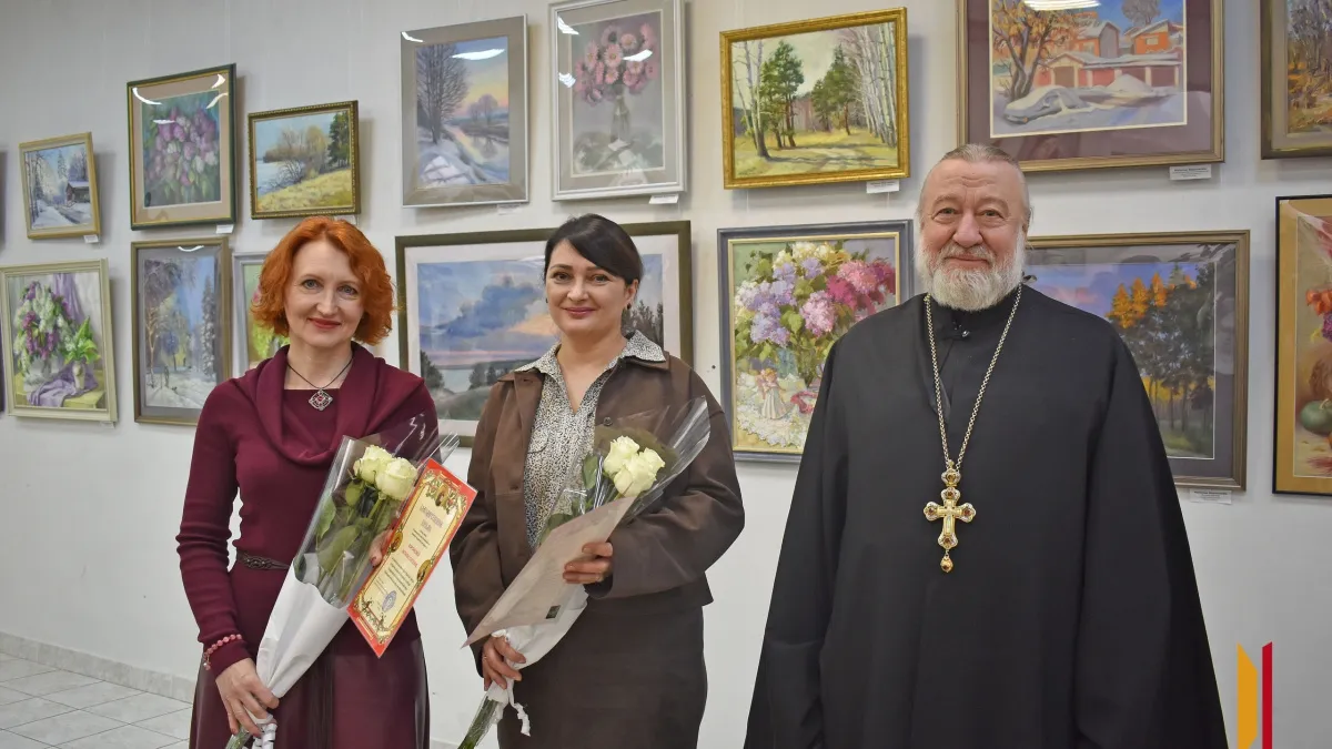 В Владимирском соборе Лисок открылась выставка "Пространство света" двух художниц