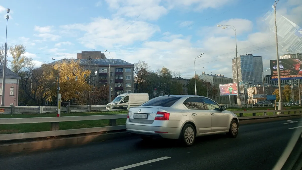 Инспектор ГАИ поставил окончательную точку в вопросе: можно ли выехать на обочину через сплошную