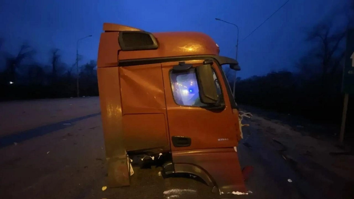 В Лискинском районе на трассе М-4 столкнулись фура и КамАЗ