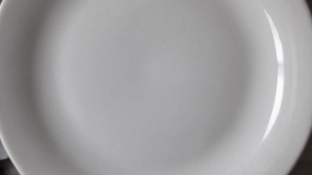 Как в два счета убрать слой клея от наклейки с посуды и не только: реально самый простой способ