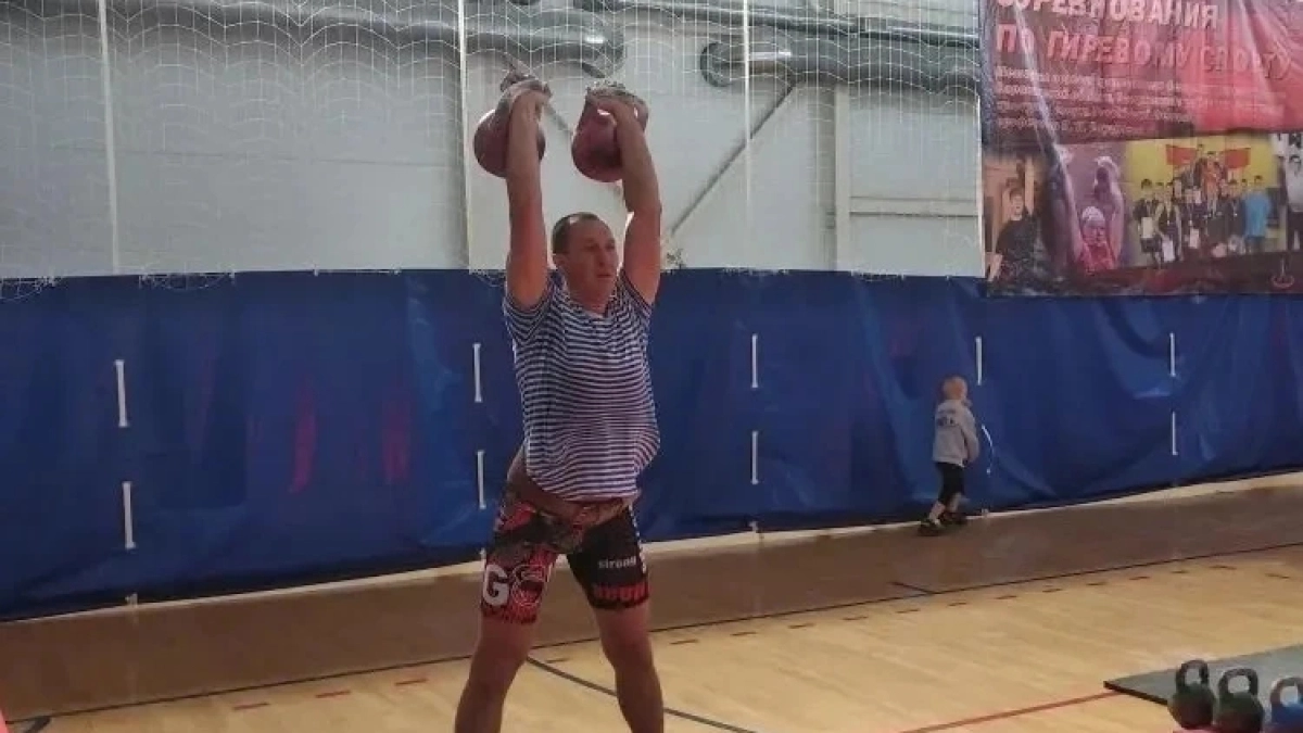 Лискинские гиревики завоевали три награды на областном турнире в Боброве