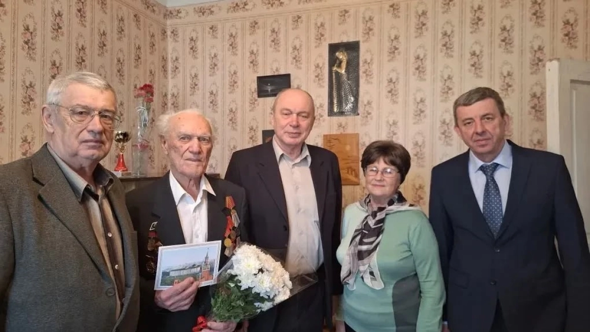 В Лисках 95-летие встретил бывший руководитель железнодорожного техникума