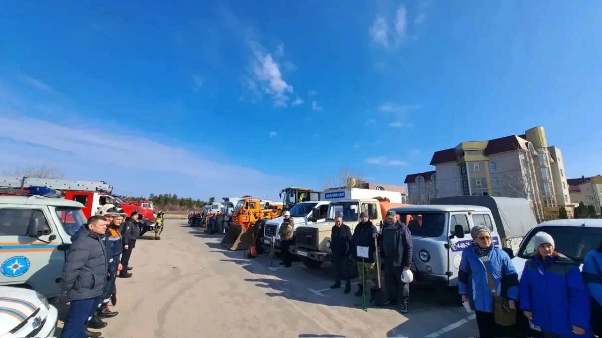 В Лисках проверили готовность 17 единиц техники к пожароопасному сезону