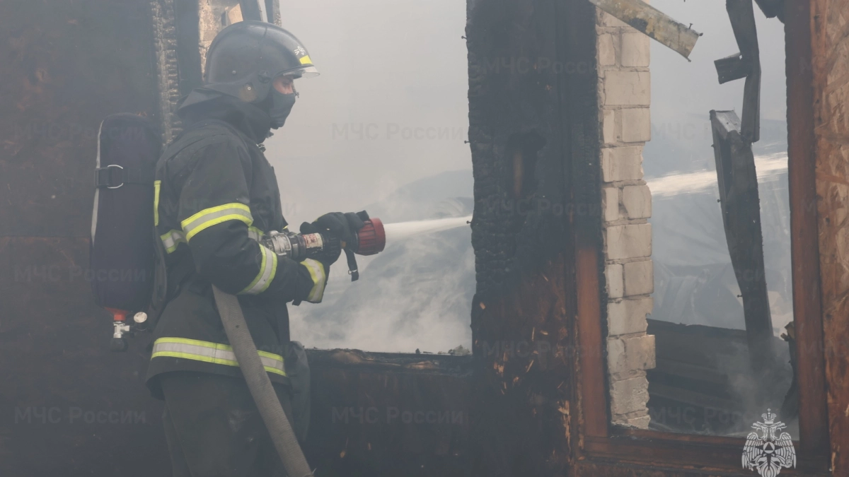 В лискинском СНТ "Ветерок" загорелась баня