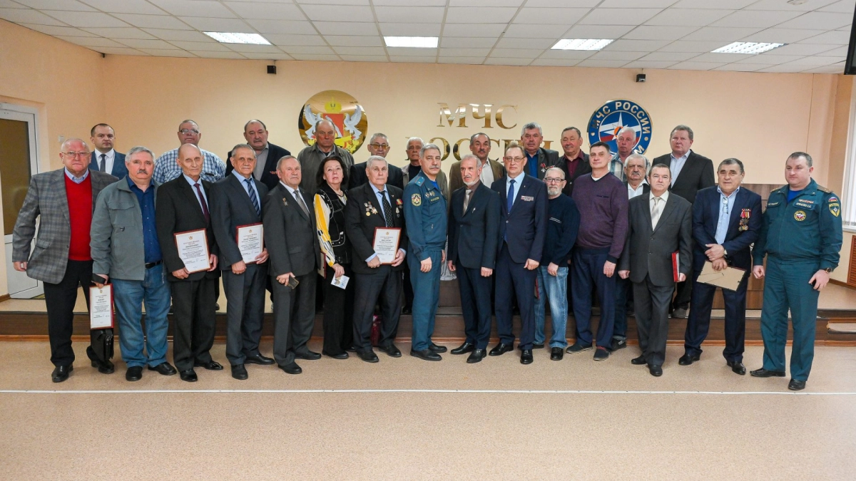 В Воронежской области ликвидаторы чернобыльской аварии получили награды в преддверии 40-летия трагедии