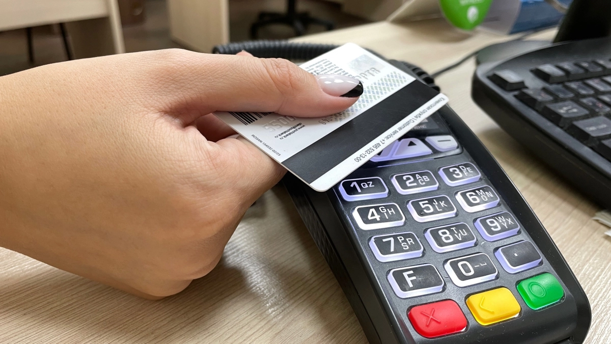 С мая Сбербанк меняет правила для пенсионеров: должен знать каждый владелец карты