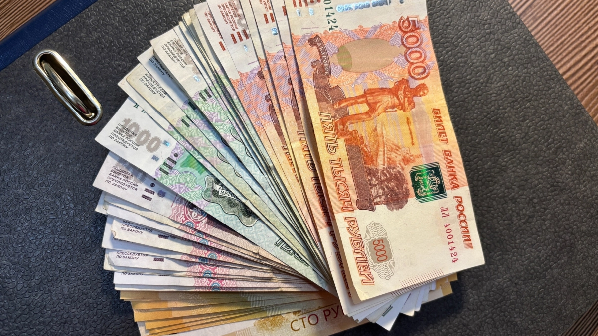 Родителям с двумя детьми вернут часть налогов: новая выплата от Соцфонда с 1 июня — как оформить