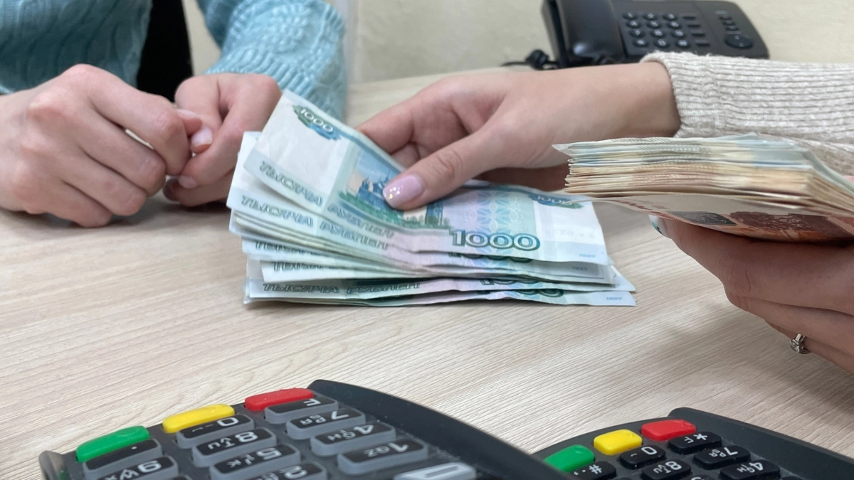 Родители с двумя детьми, готовьте заявления: Соцфонд запускает выплату с 1 июня — кому вернут 7% налога