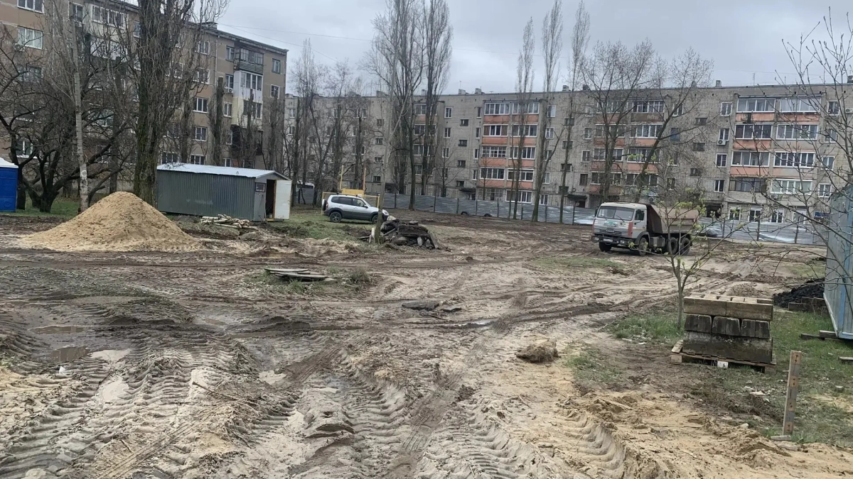 В Лисках стартовало благоустройство территории у Дворца торжеств и двора на Трудовых Резервах