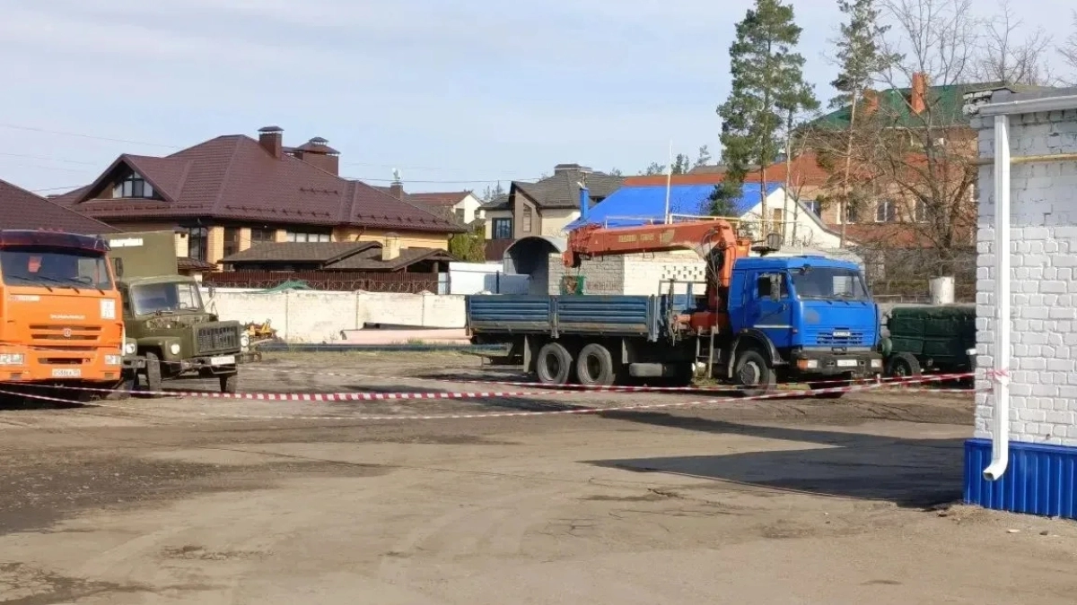 В Лискинском районе на территории МУП "Водоканал" произошло ночное возгорание 17 апреля