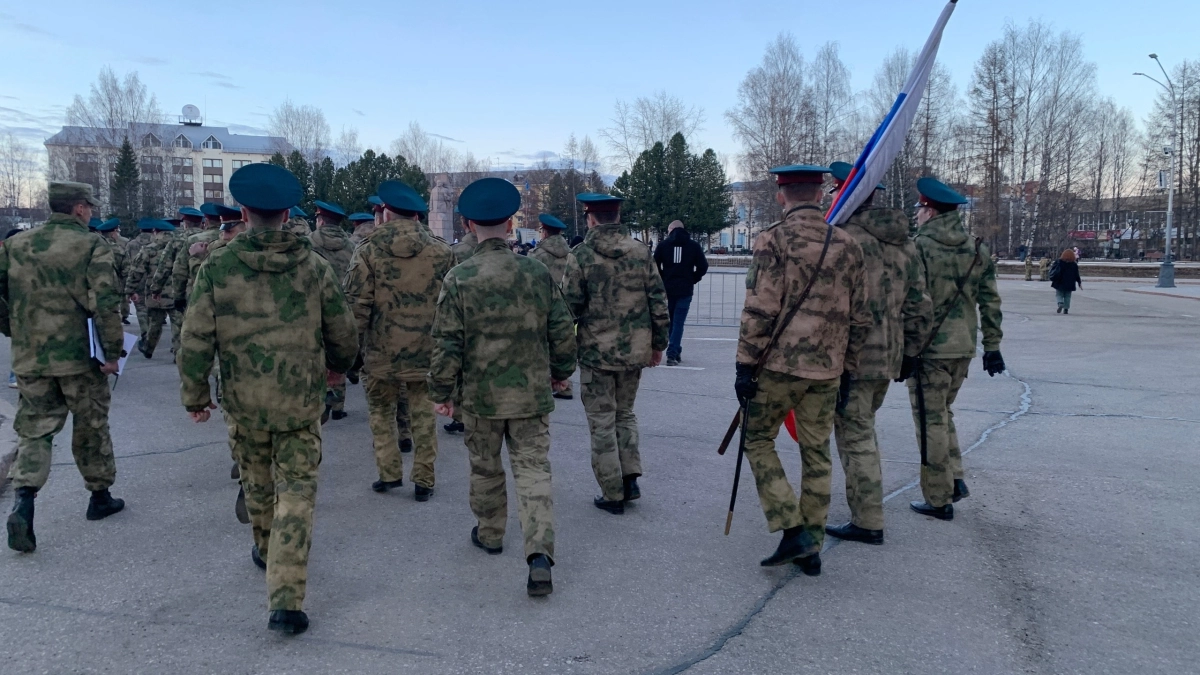 В Лисках сотрудники Росгвардии провели профориентационную встречу со студентами колледжа