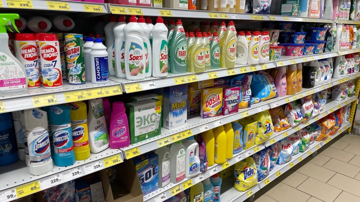 Дёшево и сердито: Роскачество назвало порошки, которые стирают лучше разрекламированных брендов