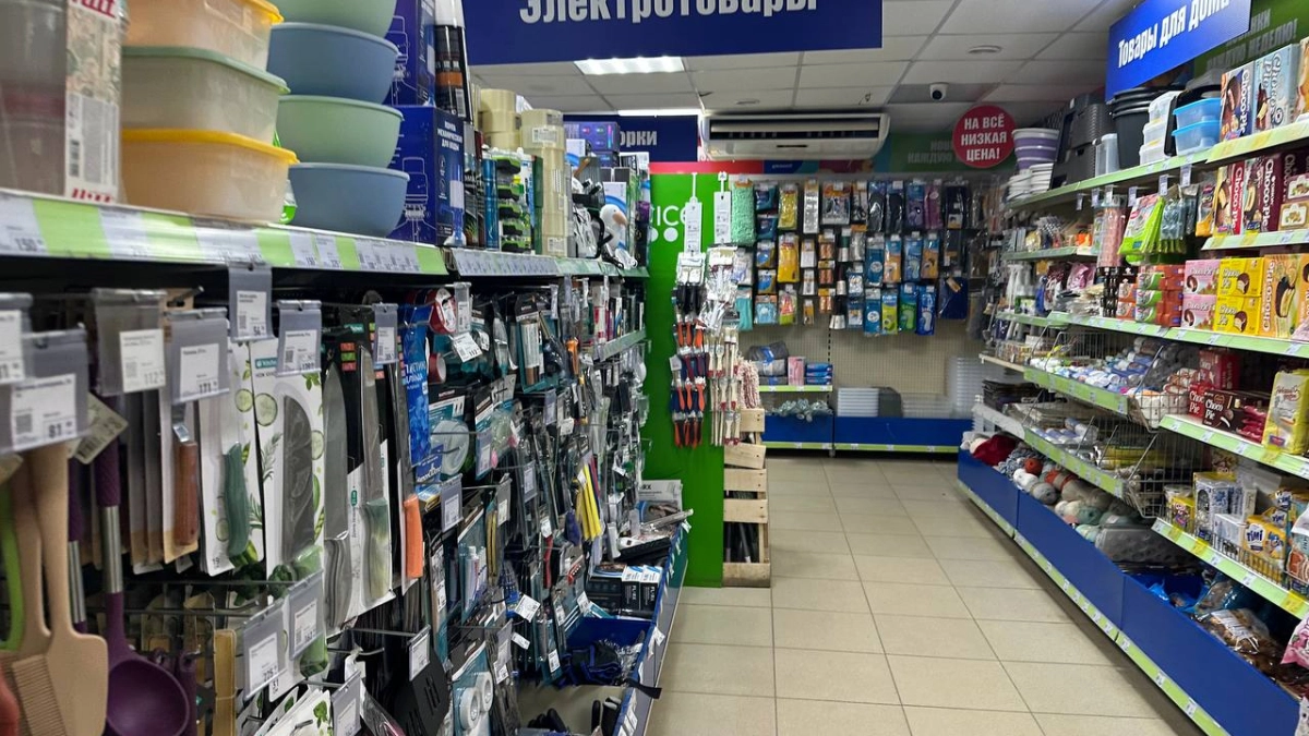 Зашла в Фикс Прайс за мелочью, а вышла с вещью, которая заменила полмагазина посуды: 9 лайфхаков с ковриком