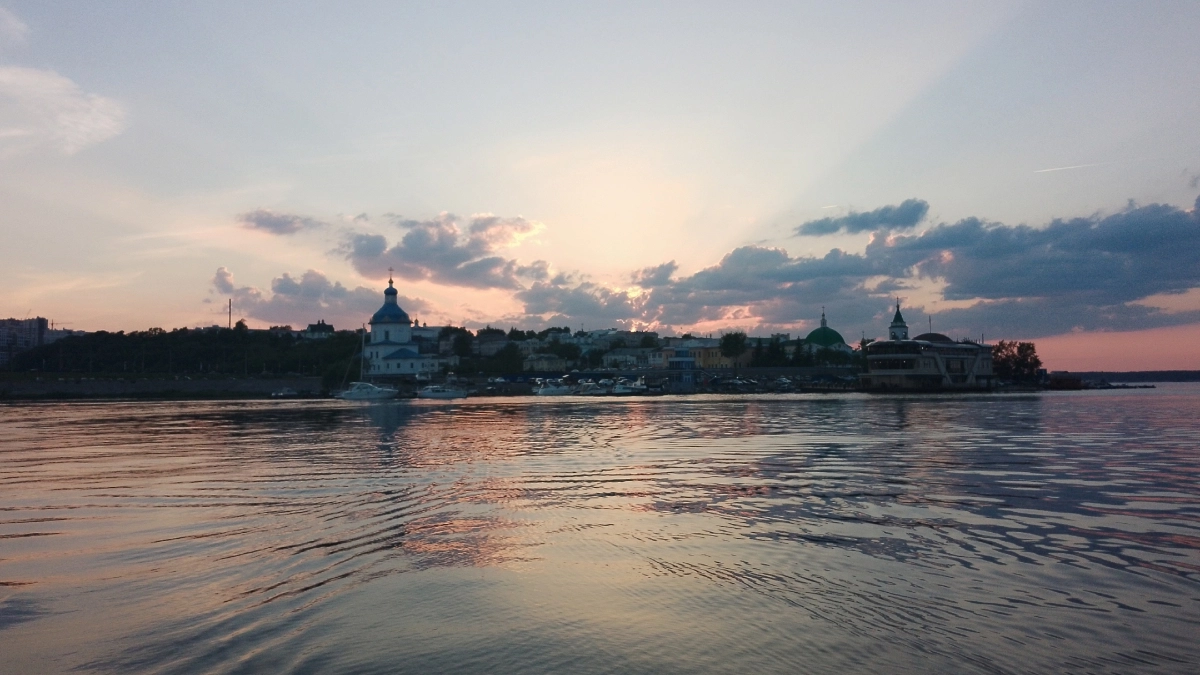 Майская жара или аномальный холод: синоптики рассказали, чего ждать россиянам в 2026 году