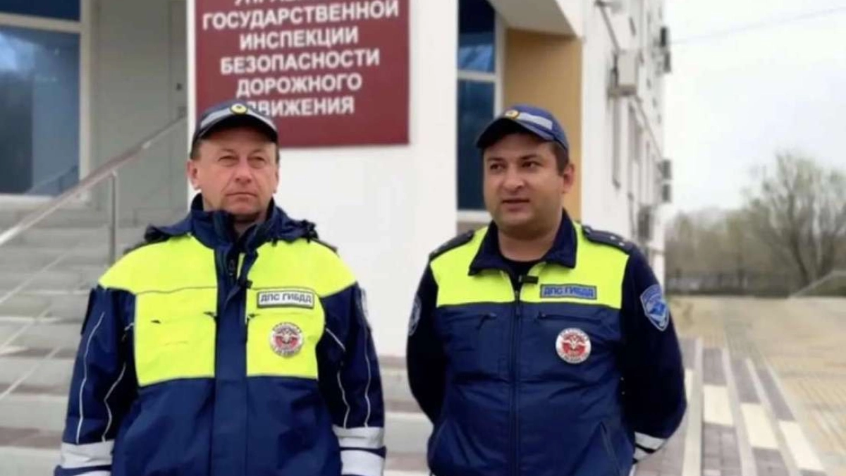 В Воронежской области инспекторы ДПС помогли быстро доставить мужчину с болью в груди в больницу
