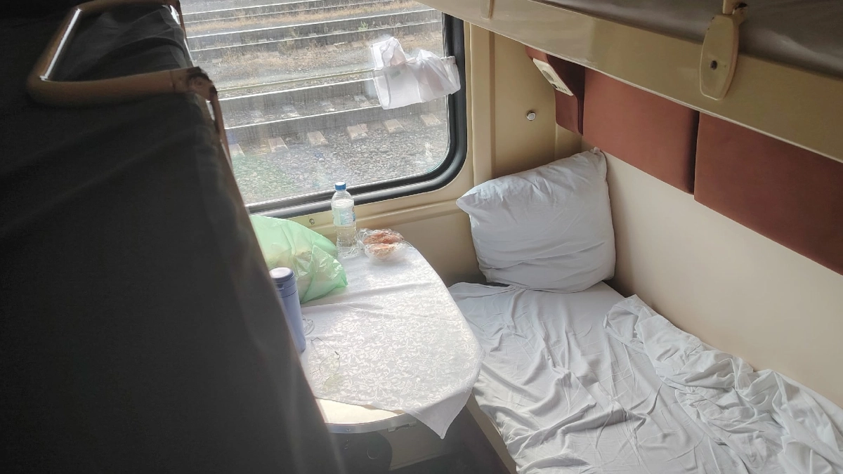 В РЖД показали новые вагоны: в них появилось то, о чем просили пассажиры - одиночные места в плацкарте с сервисом нового уровня