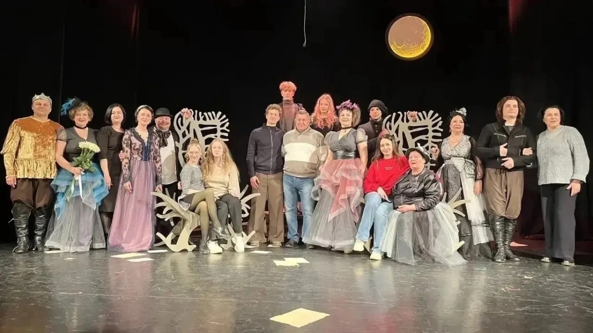 Лискинский театр привез в Воронеж спектакль "Необыкновенное чудо" и завершил гастроли овациями стоя