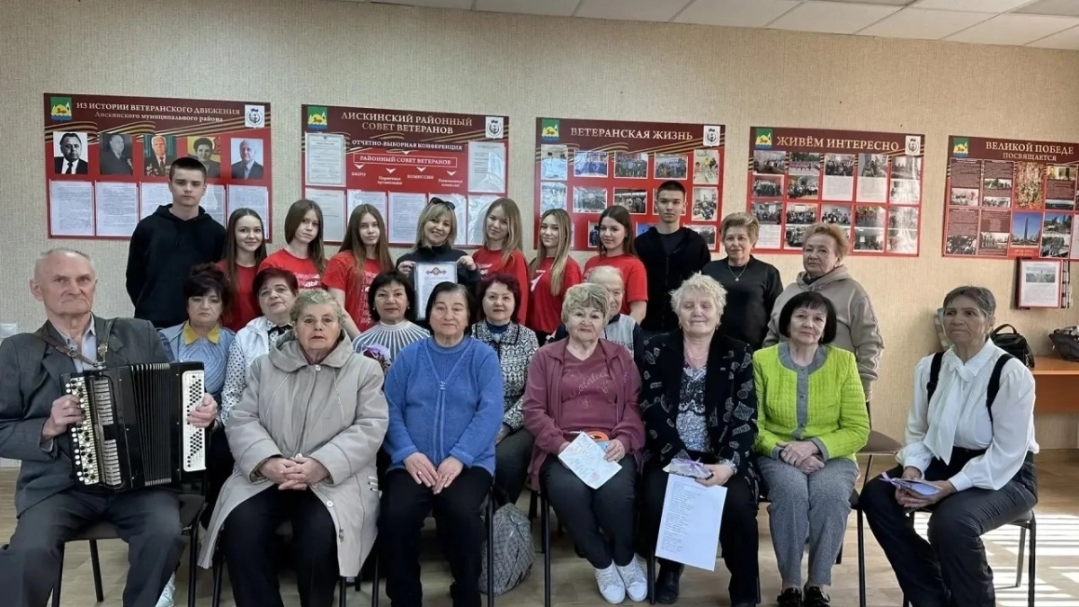 В Лисках школьники испекли пирожки и смастерили открытки для ветеранов в преддверии майских праздников