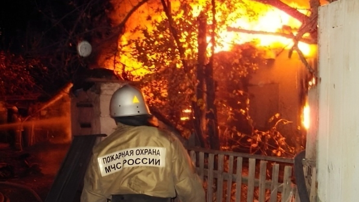 Ночной пожар произошёл в Лискинском районе