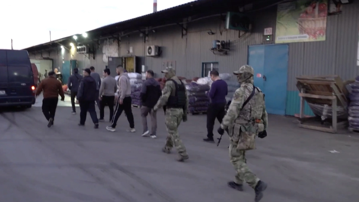 В Воронежской области после рейда 35 человек доставили в полицию за нарушения миграционного режима