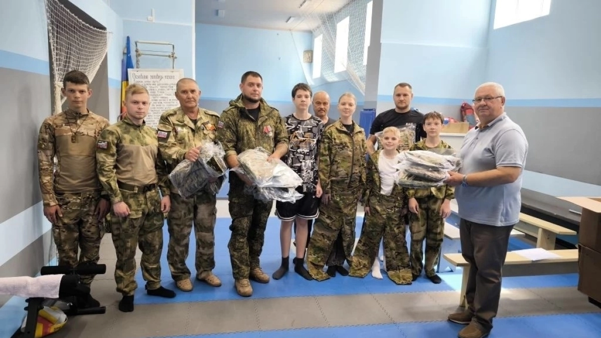 Депутат Роман Володин помог казачьему клубу "Донец" в Лискинском районе