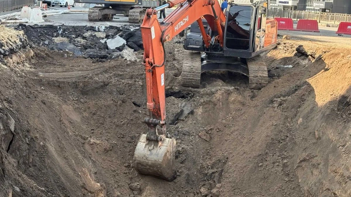 В Воронежской области полувековой коллектор не справился с транспортной нагрузкой