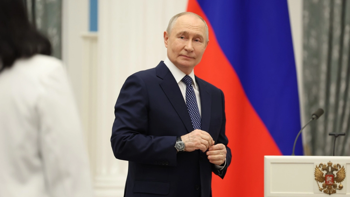 Президент России Владимир Путин наградил многодетных родителей из Воронежской области