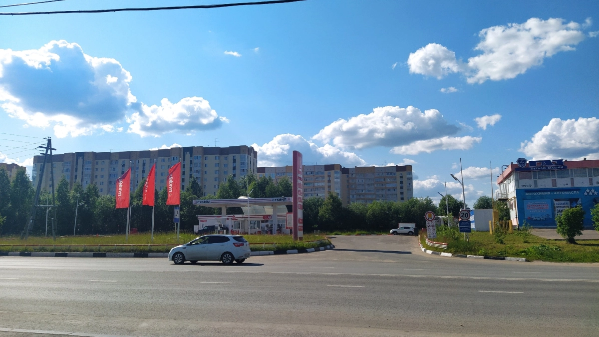 В Воронежской области крупные АЗС вдвое увеличили лимиты отпуска бензина в городе и отменили технологические паузы