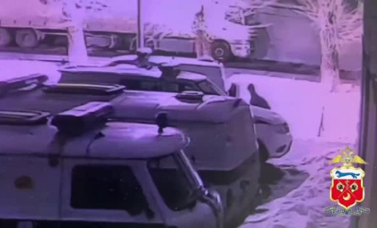 Воронежский студент поджег машину полиции в Оренбурге, выполняя задание мошенников