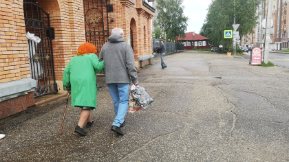 В Воронежской области свыше 92 тысяч пенсионеров получают дополнительную выплату за уход